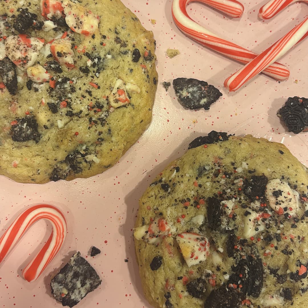 Pretzel chip cookies